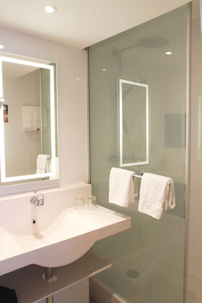 Habitación Business, 1 cama doble del hotel Novotel Wien City. Foto 10
