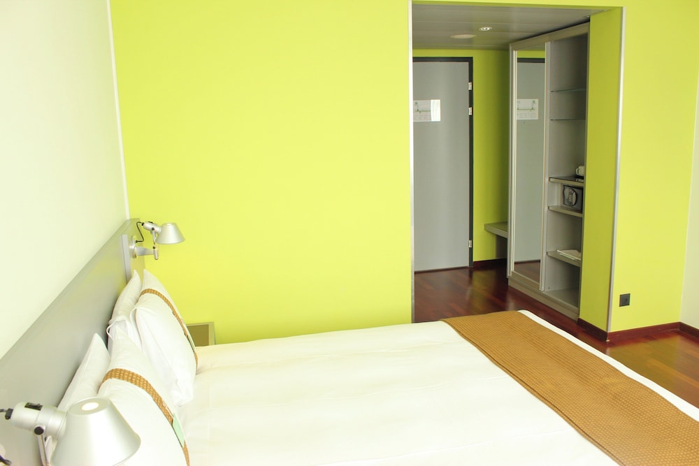Habitación estándar, 1 cama de matrimonio del hotel Holiday Inn Zurich - Messe, An Ihg. Foto 1