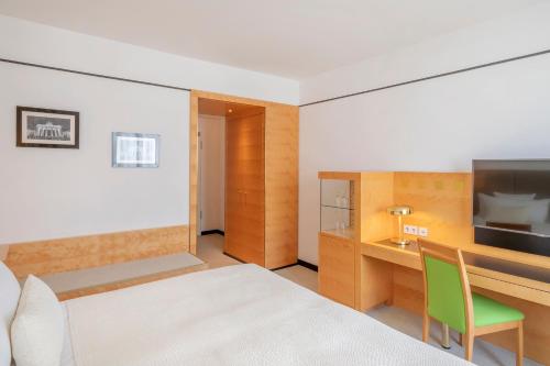 Habitación Meliá del hotel Melia Berlin. Foto 9