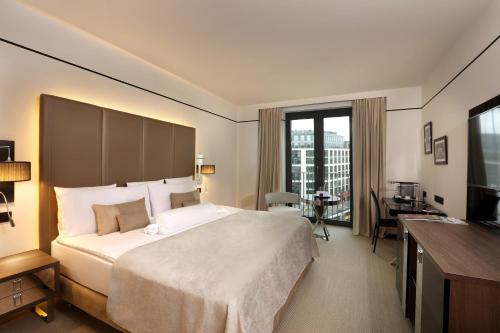 Habitación The Level con acceso al salón executive del hotel Melia Berlin. Foto 1