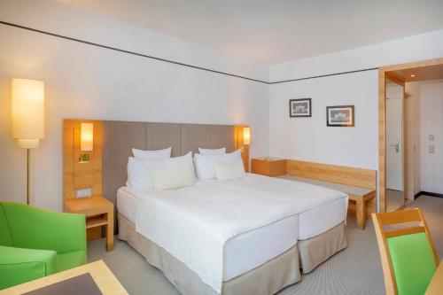 Habitación Doble Deluxe con vistas a la ciudad del hotel Melia Berlin. Foto 4
