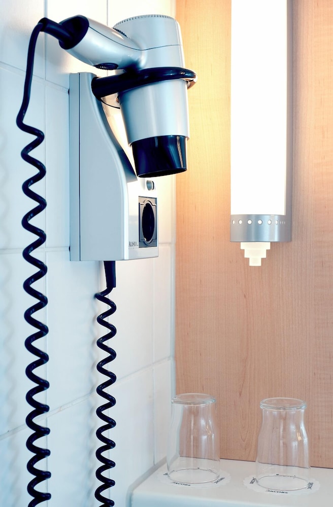 Habitación estándar, 2 camas individuales del hotel Ibis Berlin Mitte. Foto 4