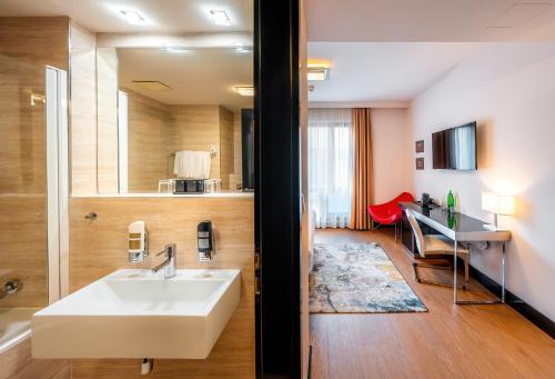 Habitación Doble Superior - 1 o 2 camas del hotel Grand Majestic Prague. Foto 4