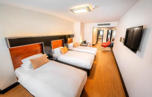 Habitación Doble Superior con cama supletoria del hotel Grand Majestic Prague