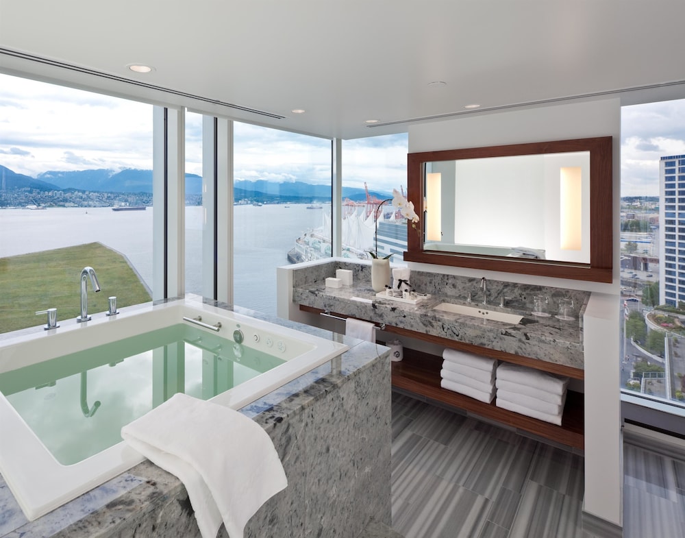 Habitación Signature, 1 cama de matrimonio grande (Ofuro Tub) del hotel Fairmont Pacific Rim. Foto 4