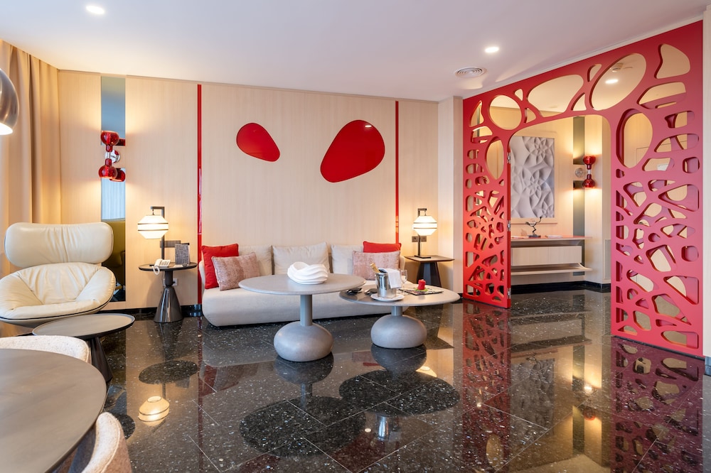 Suite Presidencial del hotel Porta Fira. Foto 4