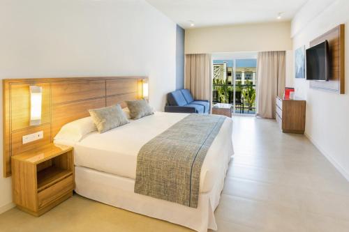 HABITACIÓN SUPERIOR CON VISTAS AL JARDÍN del hotel Riu Emerald Bay