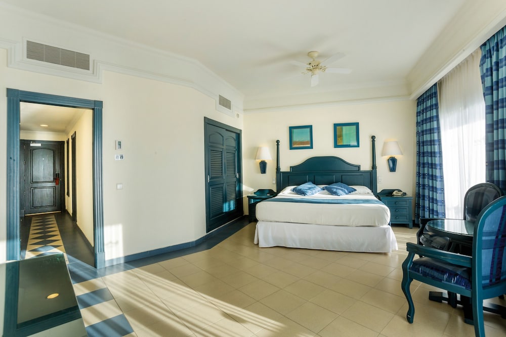 Junior Suite del hotel Riu Emerald Bay. Foto 1