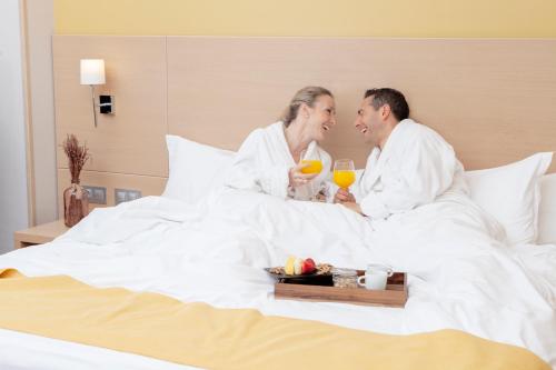 Habitación de estilo urbano con cama extragrande del hotel Gran Bilbao. Foto 4