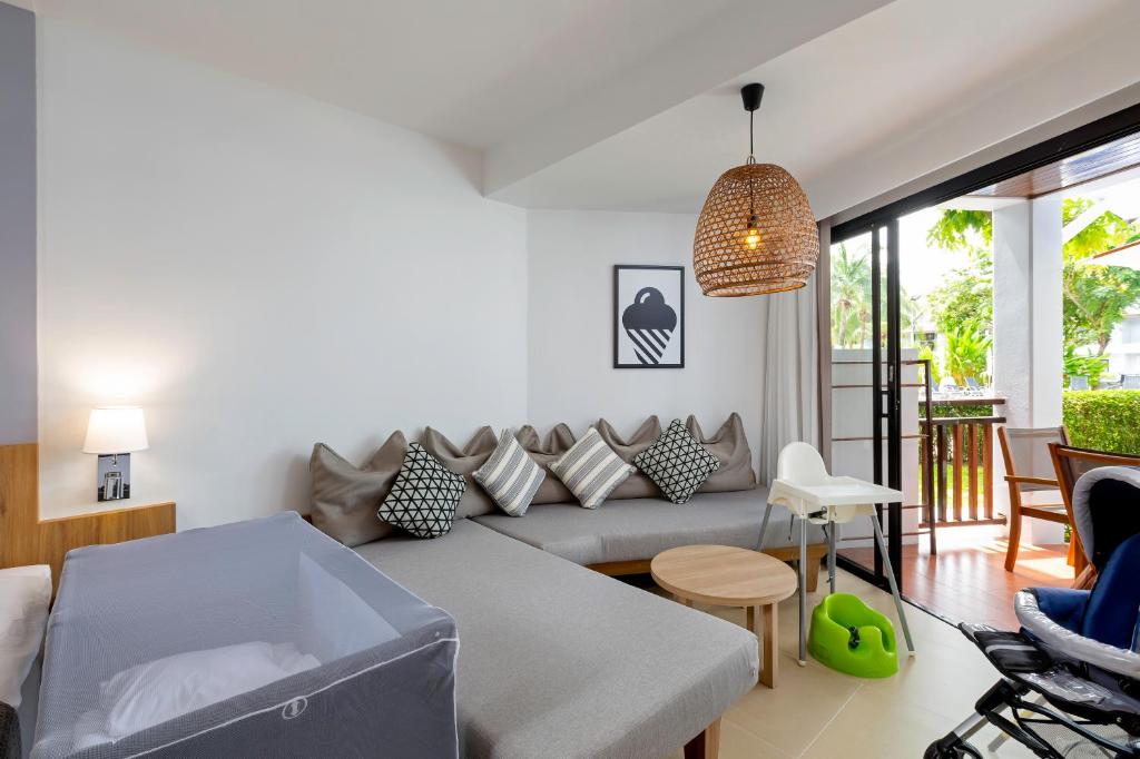 Happy Baby Studio del hotel Sunwing Kamala Beach - Sha Extra Plus. Foto 3