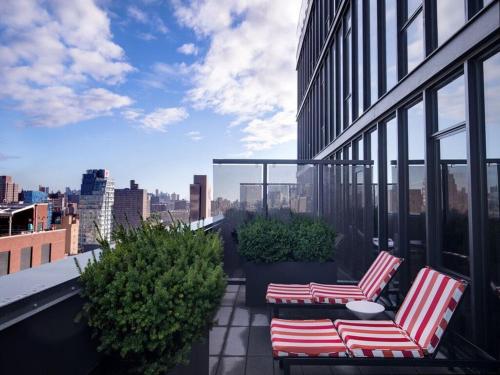 Suite King con terraza del hotel Sixty Les. Foto 1
