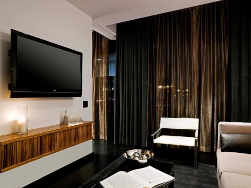 Suite del hotel Sixty Les. Foto 2