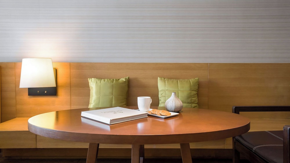 Premier Suite with Double Bed del hotel Jc Kevin Sathorn Bangkok. Foto 2