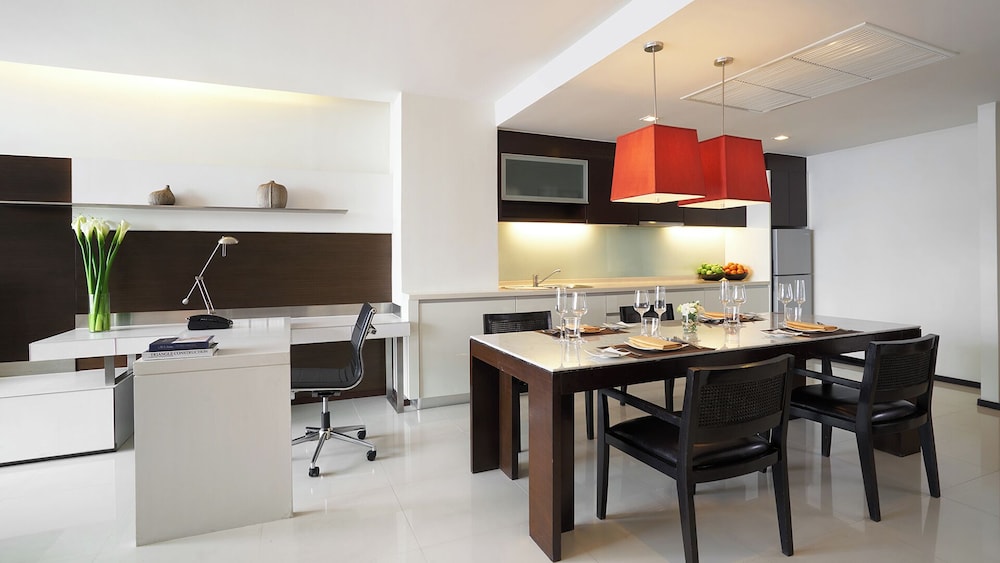Two Bedroom Suite (with 1 king, 2 single bed) del hotel Jc Kevin Sathorn Bangkok. Foto 6