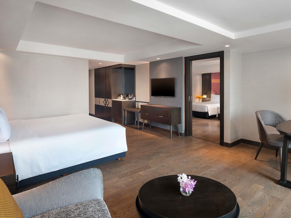 Habitación Privilege con Cama King, Acceso al Salón del hotel Mercure Bangkok Sukhumvit 11. Foto 6