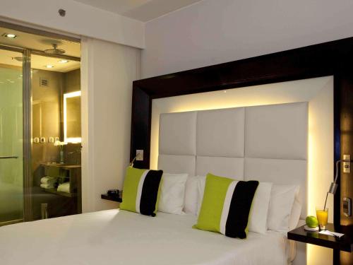 Habitación Superior - Cama grande del hotel Novotel Buenos Aires