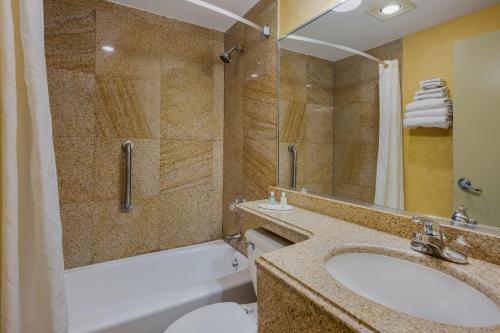 Habitación Doble Estándar con 2 camas dobles - No fumadores del hotel Quality Inn JFK Airport Rockaway Blvd. Foto 2