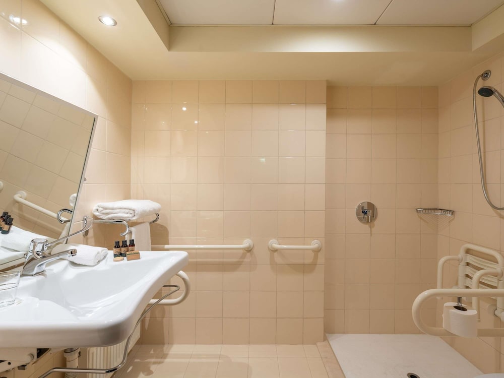 Habitación Accesible con 1 Cama Queen del hotel Bucharest Unirii Square - Handritten Collection. Foto 9