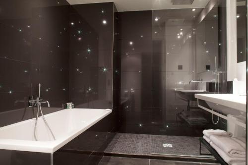 Habitación Doble Superior del hotel Sejour BeauBourg. Foto 25