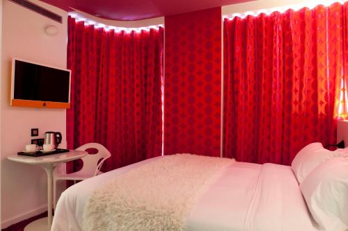 Habitación Doble Superior del hotel Sejour BeauBourg. Foto 27