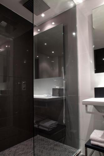 Habitación Doble Superior del hotel Sejour BeauBourg. Foto 30