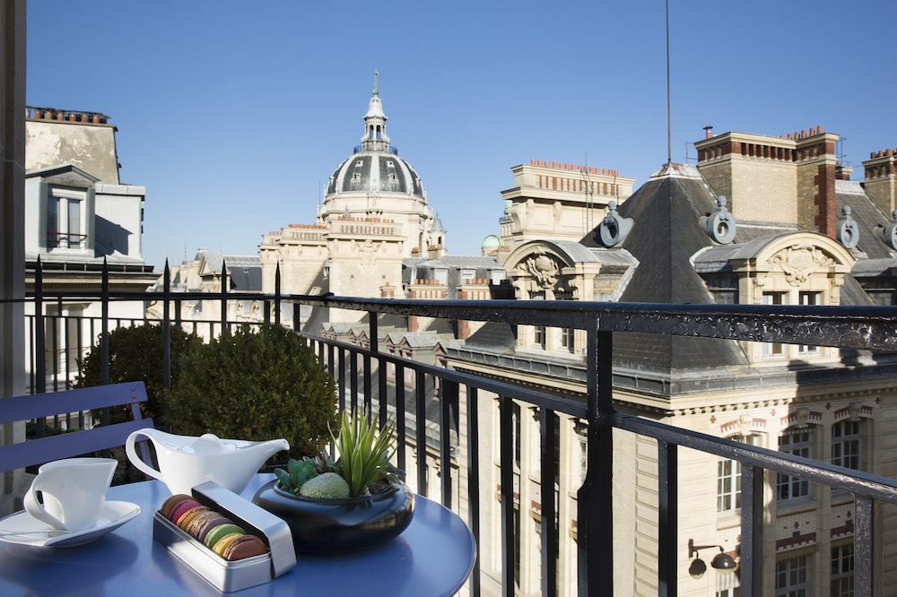 Habitación Deluxe panorámica del hotel Grand Hotel Saint Michel. Foto 1