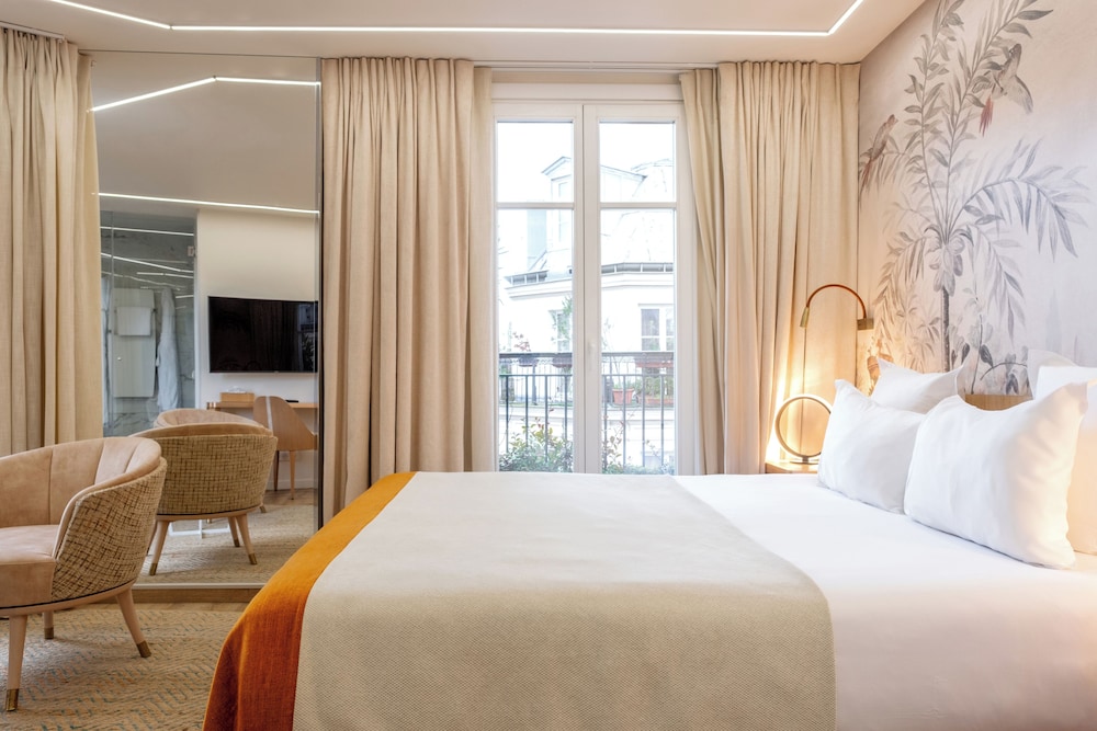 Habitación Deluxe panorámica del hotel Grand Hotel Saint Michel. Foto 4