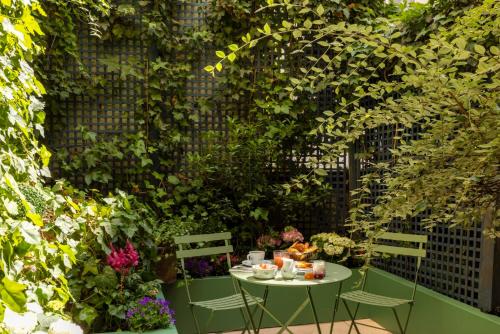 Habitación Superior con terraza del hotel Le Saint-grégoire. Foto 8