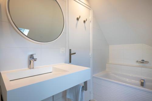 Habitación Doble Deluxe del hotel Le 46. Foto 6
