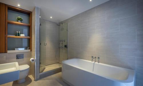Suite Junior con balcón del hotel Clayton Hotel London Wall. Foto 4