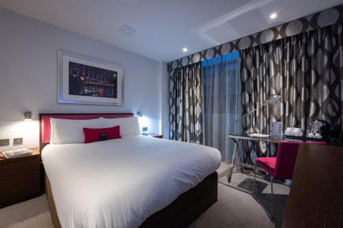 Habitación Doble Club Deluxe del hotel The Bermondsey Square. Foto 15