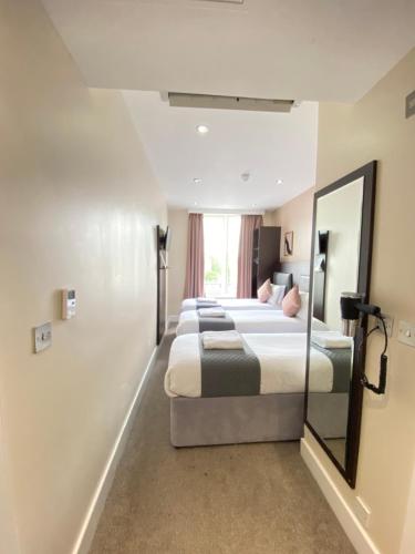 Habitación Triple del hotel Trebovir. Foto 5