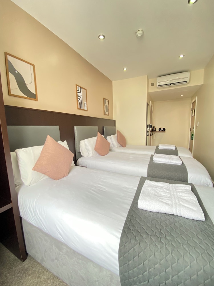 Habitación Triple Básica del hotel Trebovir. Foto 1