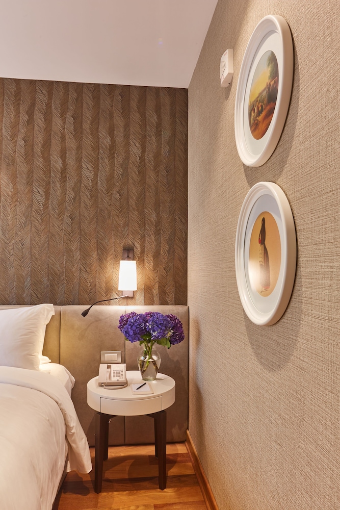 Habitación Classic con una cama King size del hotel Manto Lima – Mgallery. Foto 1