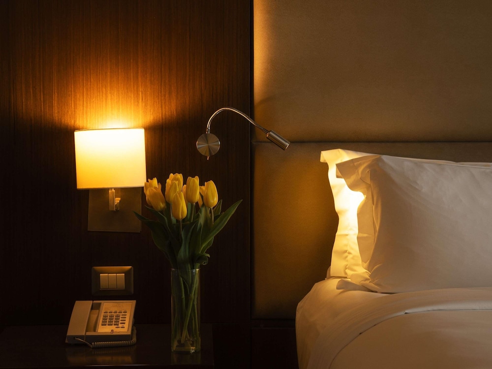 Habitación de categoría superior con una cama King Size del hotel Manto Lima – Mgallery