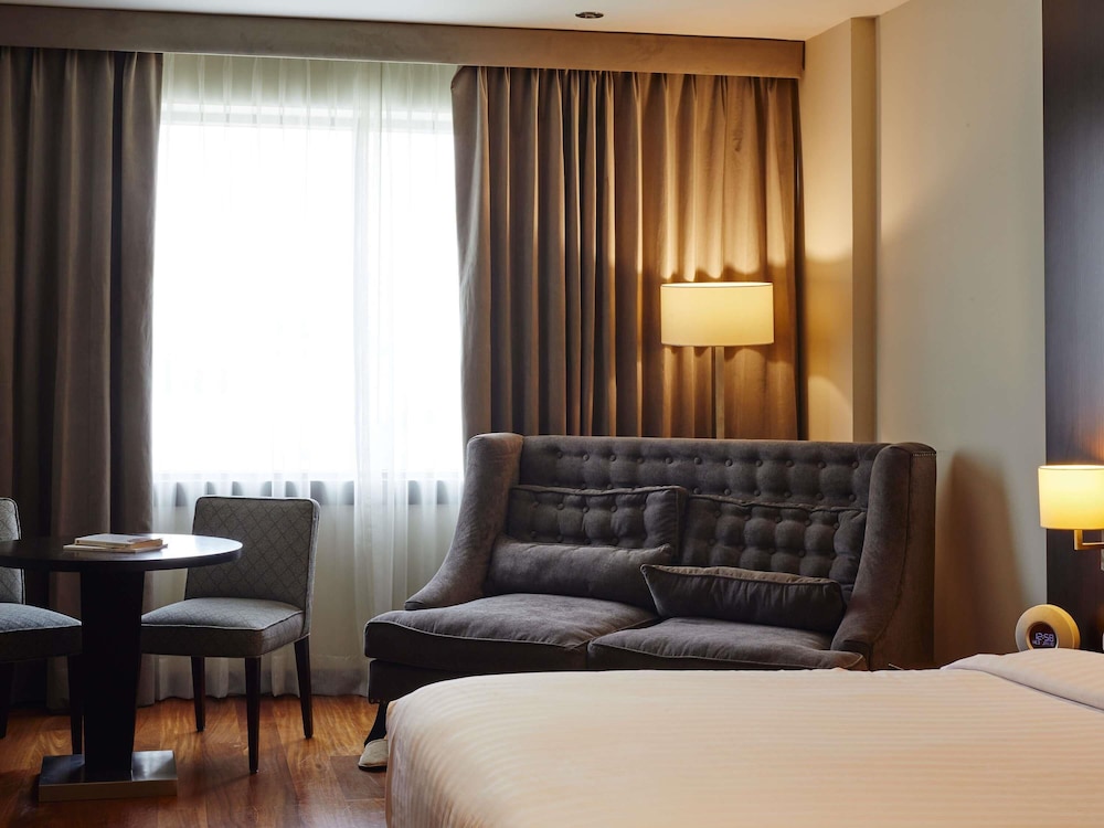Habitación de categoría superior con una cama King Size del hotel Manto Lima – Mgallery. Foto 9