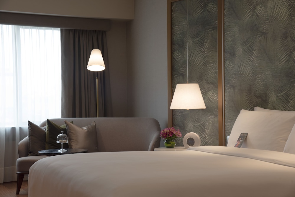 Habitación Deluxe con una cama King size del hotel Manto Lima – Mgallery. Foto 2