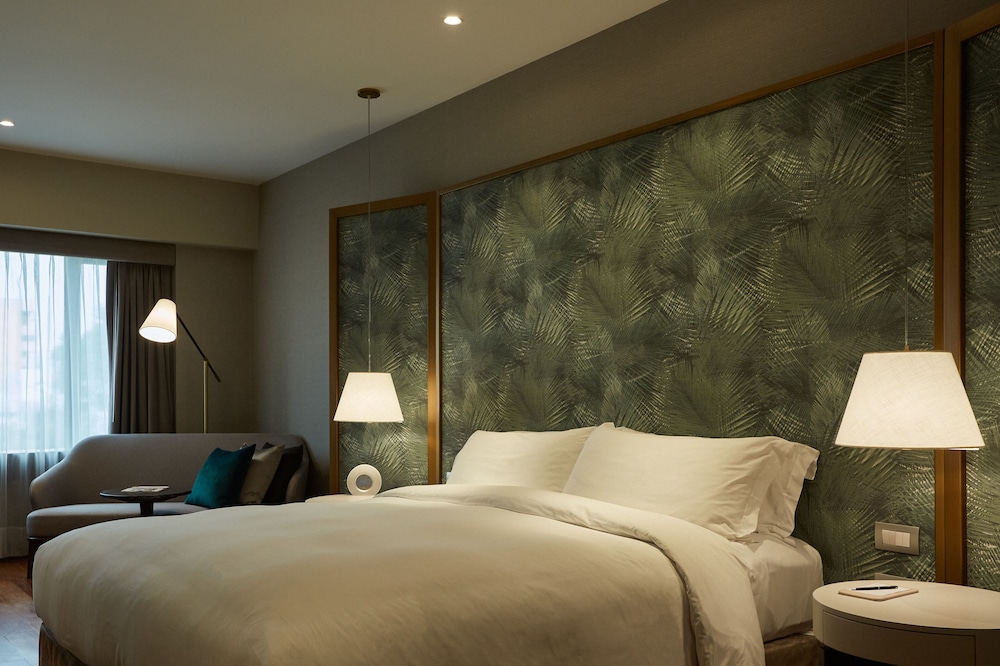 Habitación Deluxe con una cama King size del hotel Manto Lima – Mgallery. Foto 11