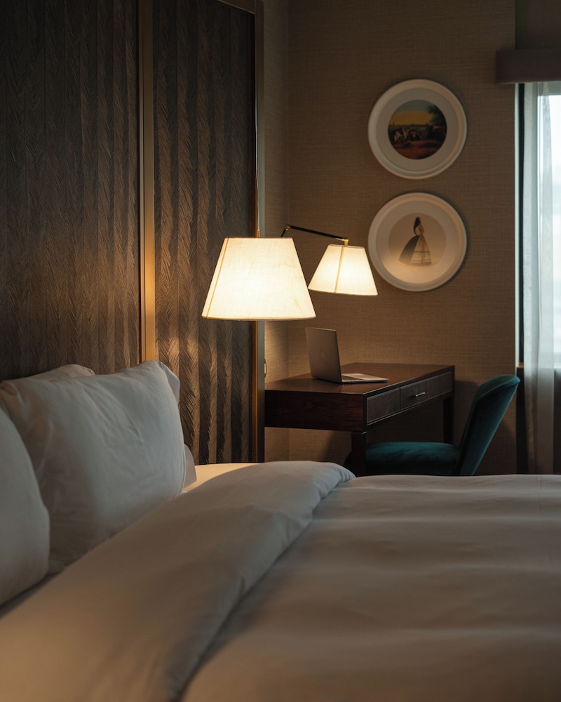 Habitación Deluxe con una cama King size del hotel Manto Lima – Mgallery. Foto 13