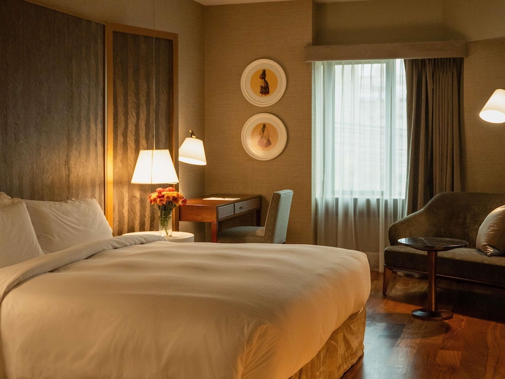 Habitación Deluxe con una cama King size del hotel Manto Lima – Mgallery. Foto 14