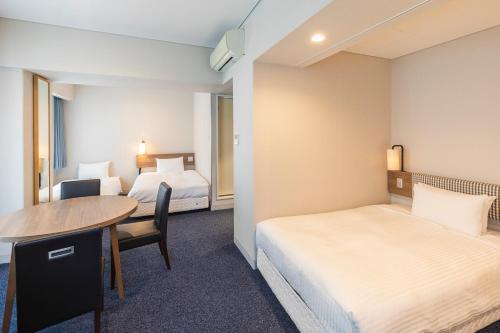Habitación Cuádruple Prémium del hotel Sotetsu Fresa Inn Tokyo Toyocho. Foto 1