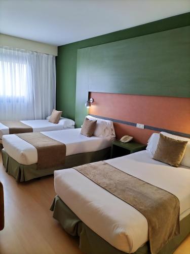 Habitación Triple del hotel Naval Sestao