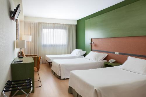 Habitación Triple del hotel Naval Sestao. Foto 2