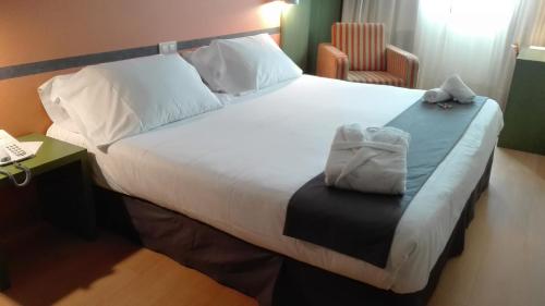 Habitación Doble Excellence - 1 o 2 camas del hotel Naval Sestao. Foto 3