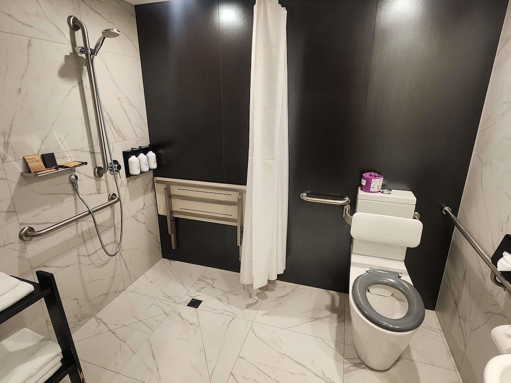 Habitación clásica, 1 cama de matrimonio, accesible para personas con discapacidad del hotel Pullman Melbourne City Centre. Foto 2