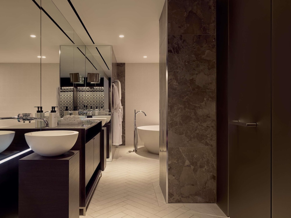 SUITE OPERA Acceso al Club, Cama King, Salón Separado, Vista a la Ciudad Piso Alto, Baño Indulgente, 94m2 del hotel Sofitel Brisbane Central. Foto 2