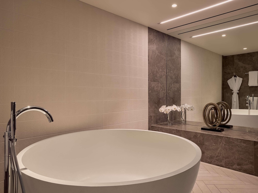 SUITE OPERA Acceso al Club, Cama King, Salón Separado, Vista a la Ciudad Piso Alto, Baño Indulgente, 94m2 del hotel Sofitel Brisbane Central. Foto 4