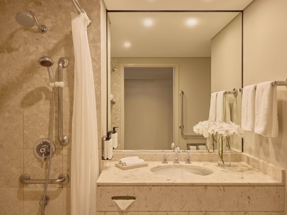 HABITACIÓN SUPERIOR, 1 cama King, Habitación Accesible del hotel Sofitel Brisbane Central. Foto 4