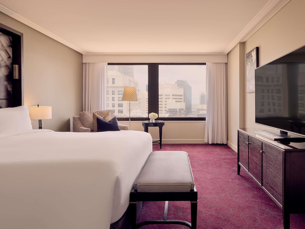 SUITE EJECUTIVA Cama King, Sofá Cama, Salón Separado, Vista a la Ciudad del hotel Sofitel Brisbane Central. Foto 1