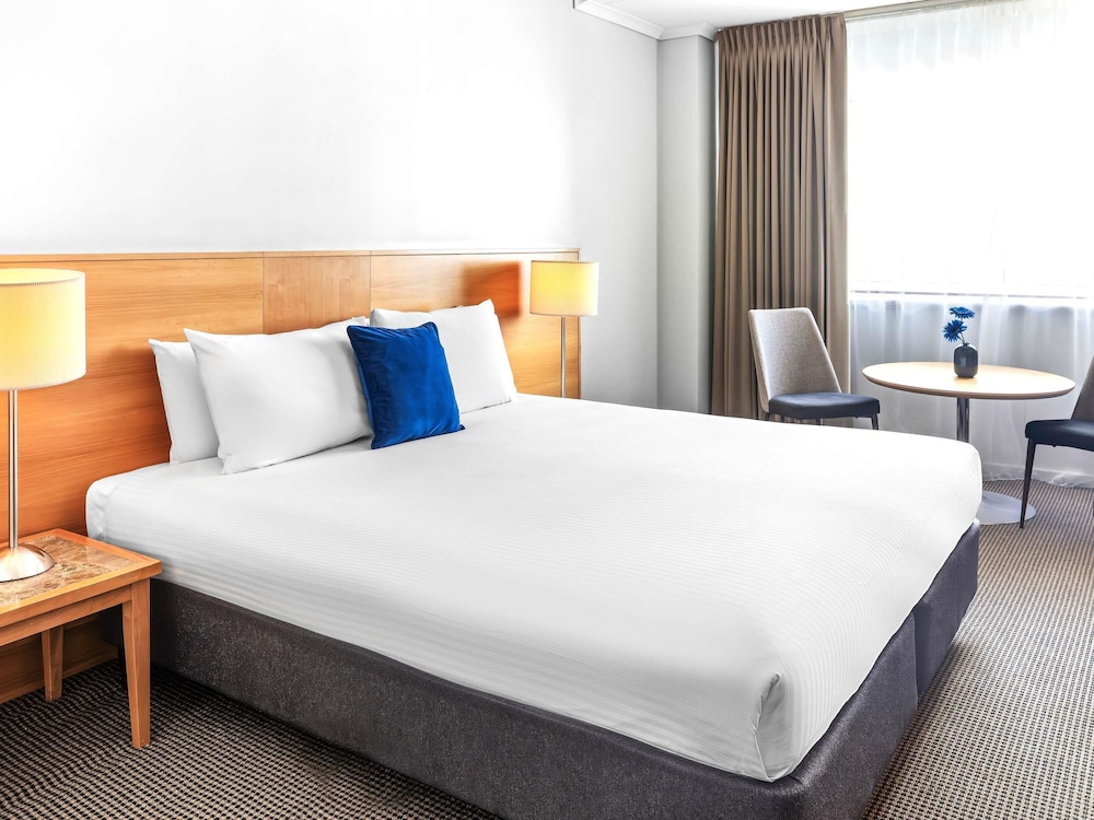 Habitación Clásica 1 Cama King del hotel Novotel Perth Langley. Foto 3